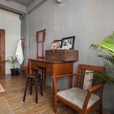 Better Moon Guesthouse バンコク都 エクステリア 写真