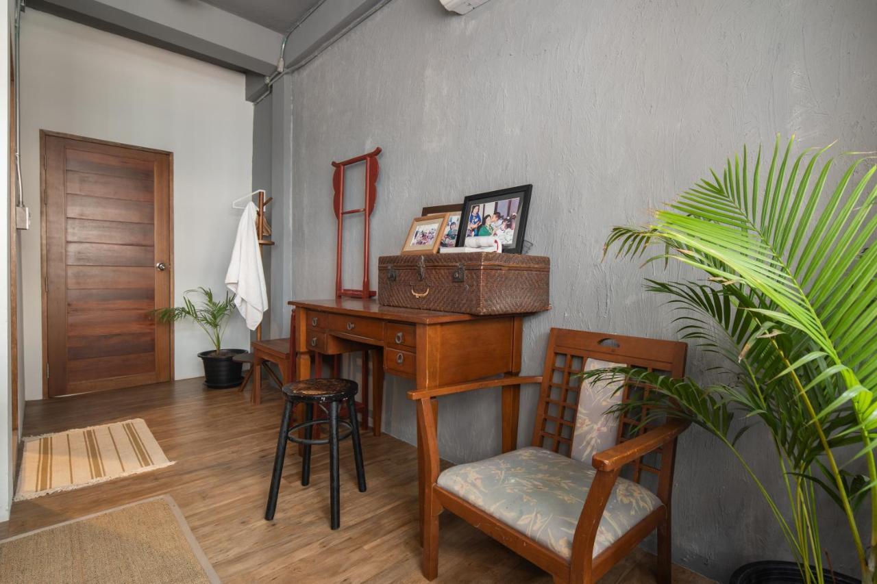 Better Moon Guesthouse バンコク都 エクステリア 写真