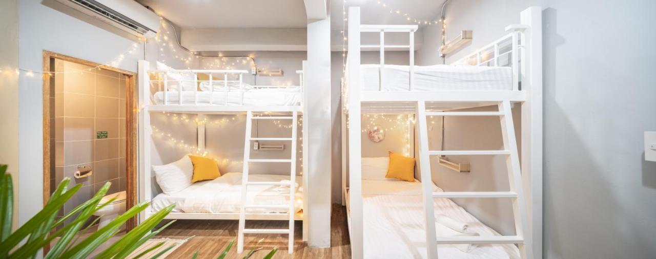 Better Moon Guesthouse バンコク都 エクステリア 写真