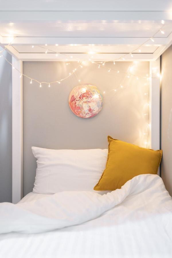 Better Moon Guesthouse バンコク都 エクステリア 写真